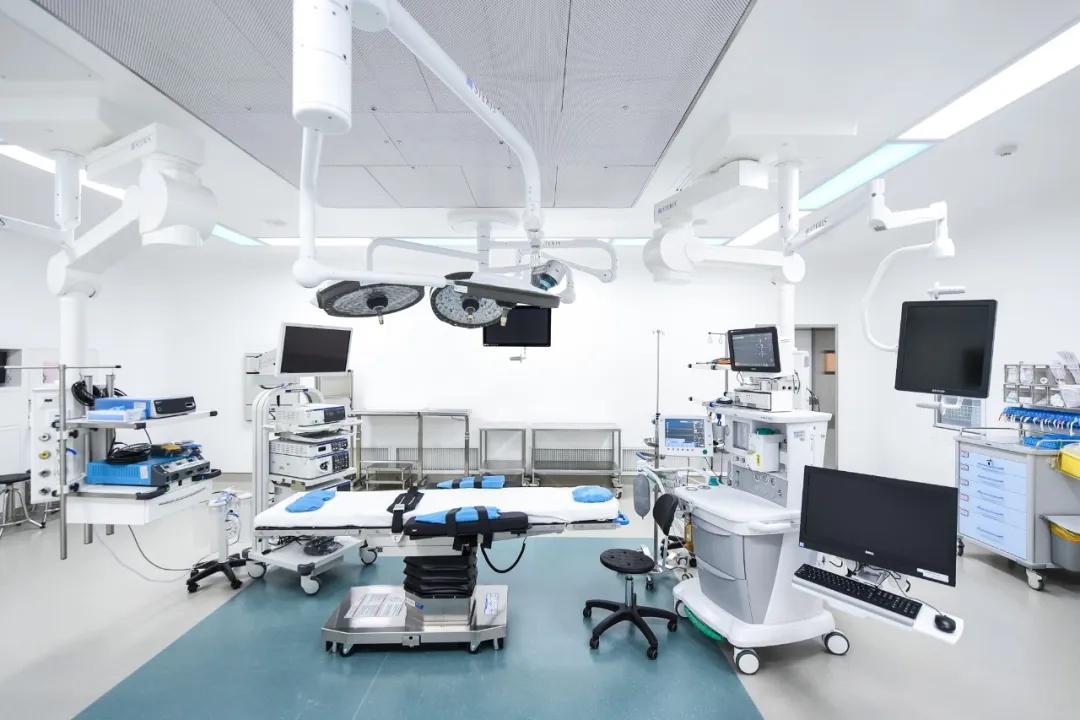 Advanced minimally invasive operating room at Jiahui International Hospital