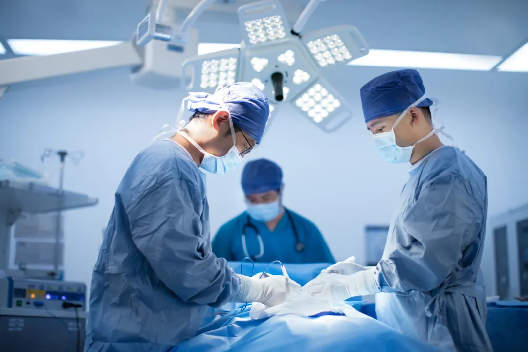 Jiahui urology surgical team performing NBI-guided bladder cancer surgery